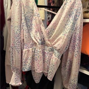 Express Pastel Patterned V-Neck Blouse